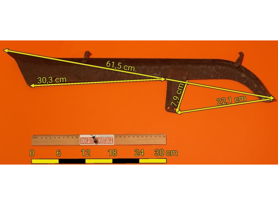 Carter copricatena usato, in buono stato per moto Ducati,  misure in foto