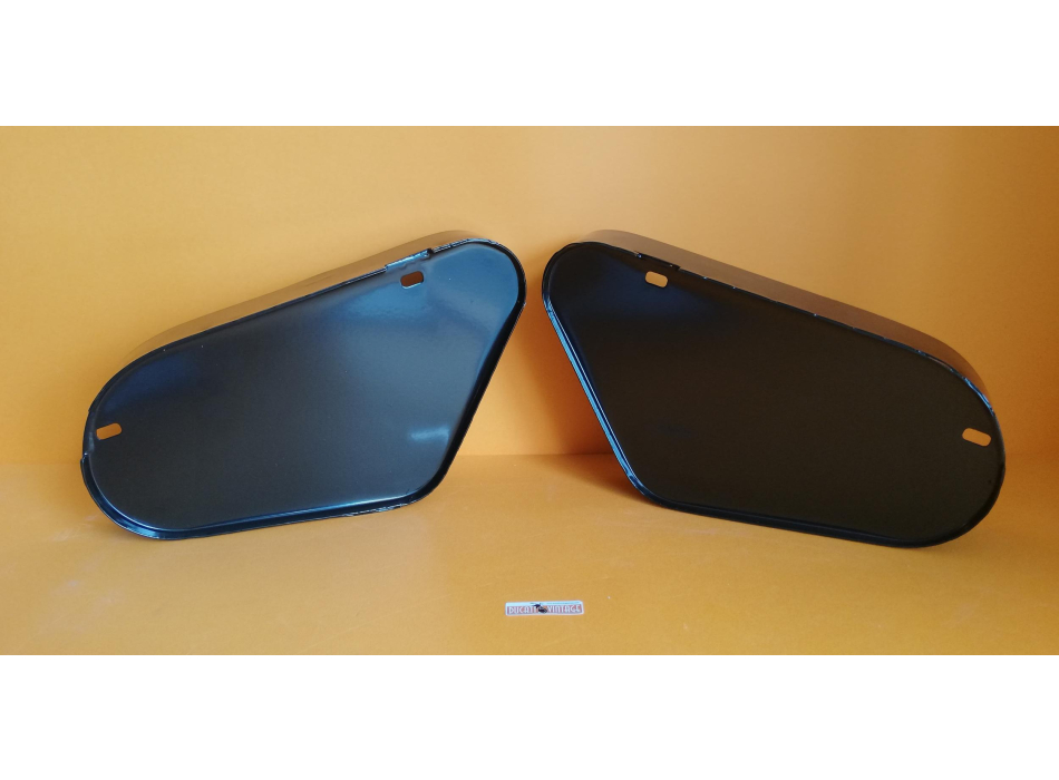 Coppia di bauletti portafiltro e portaoggetti replica per Ducati Desmo Silver Shotgun