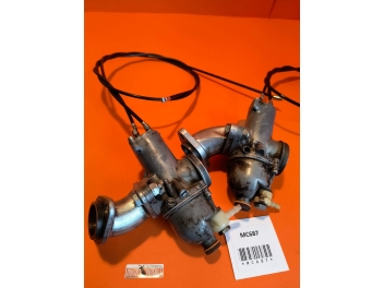 Coppia di carburatori Amal (UK) completi di collettore tipo L930 77 R930 76 per Ducati 750 GT carter tondo