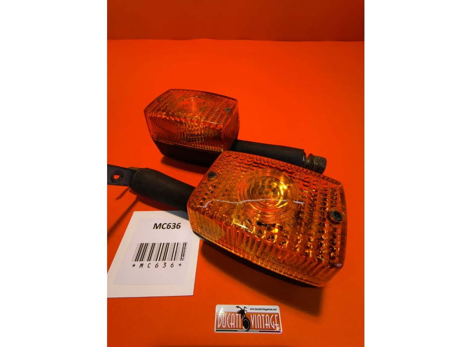 Coppia di indicatori di direzione rettangolari CEV per moto anni '70