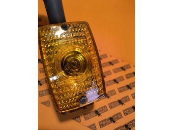 Coppia di indicatori di direzione rettangolari CEV per moto anni '70