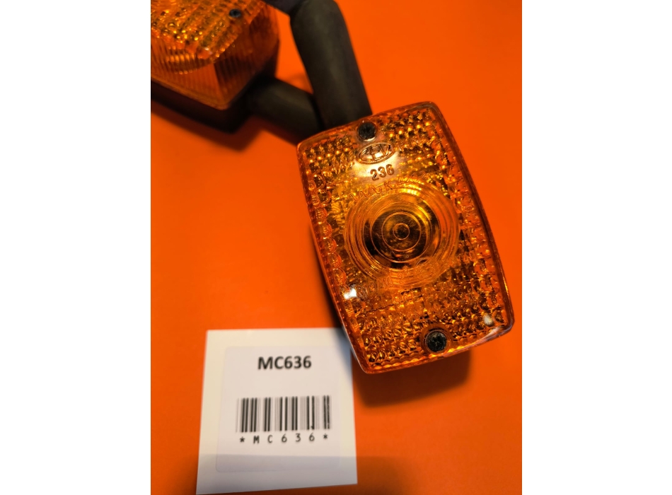 Coppia di indicatori di direzione rettangolari CEV per moto anni '70