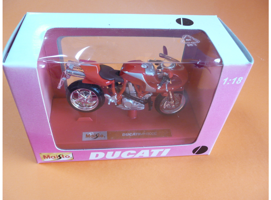 modellino Ducati MH900E scala 1:18