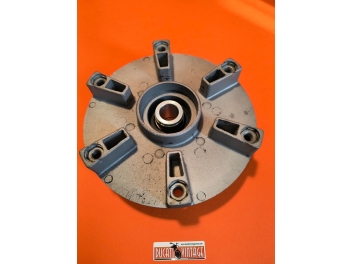 Mozzo corona originale, usato, ricondizionato in ottime condizioni, sabbiato e dotato di cuscinetti e paraolio nuovi adatto a tutte le Ducati monocilindriche 250-350cc