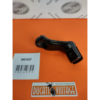 Pedana pilota destra originale, usata pari al nuovo per tutti i monocilindrici Ducati carter larghi, Ducati Scrambler, Ducati Desmo Yellow e Silver Shotgun, Ducati Mark3, Ducati RT 