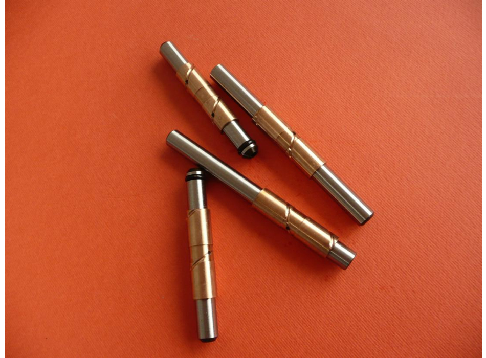 Set perni bilancieri Ø 8+bronzine per Ducati  250 e 350 con testata Desmodromica