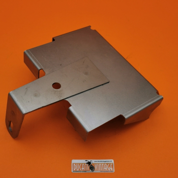 Supporto batteria in lamiera, copia perfetta dell'originale, da verniciare
