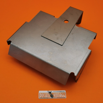 Supporto batteria in lamiera, copia perfetta dell'originale, da verniciare