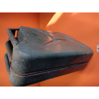 Tanica lt. 20 in metallo buono stato, nessuna ammaccatura (vedi foto)