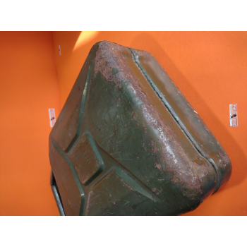 Tanica lt. 20 in metallo buono stato, nessuna ammaccatura (vedi foto)