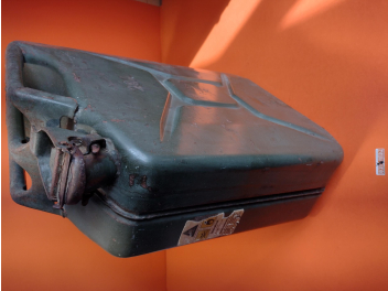 Tanica lt. 20 in metallo buono stato, nessuna ammaccatura (vedi foto)