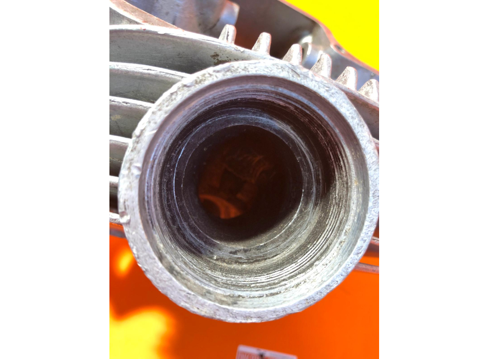 Testa Ducati motore carter stretti modello175cc T/TS/SPORT     